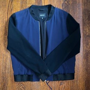💙🖤NWOT Babaton🖤💙Navy/Black casual thin bomber style jacket. Size M.Pristine!